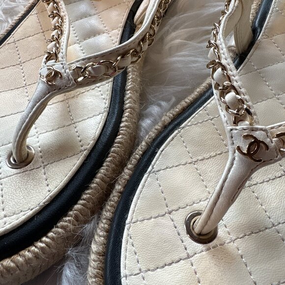 Chanel Cream Leather Sandals with Chain detail Size 39 - Picture 4 of 16